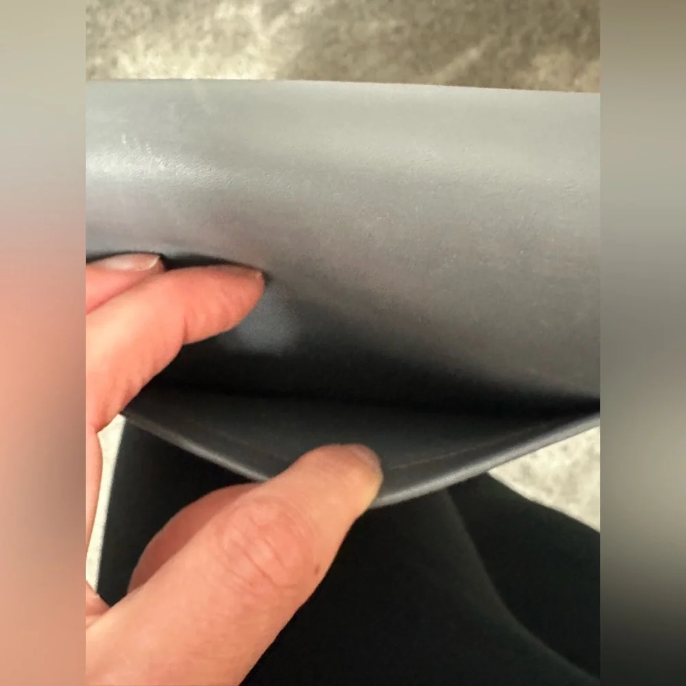 CELINE SMALL LEATHER TROTTEUR - Picture 9 of 13